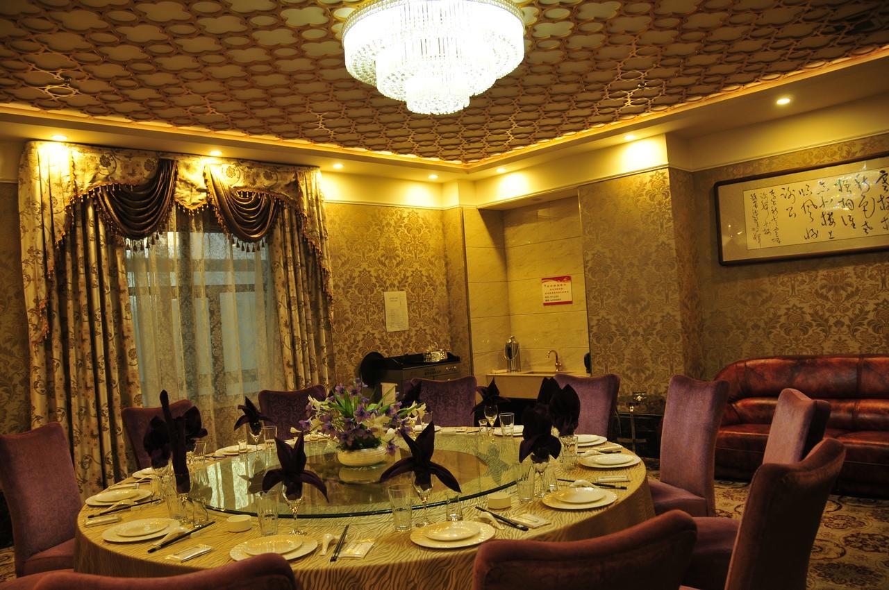 Urumqi Jingu Hotel 외부 사진