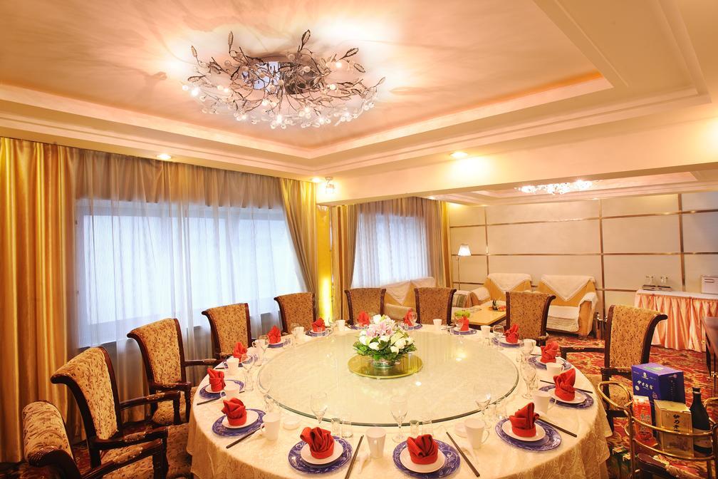 Urumqi Jingu Hotel 외부 사진