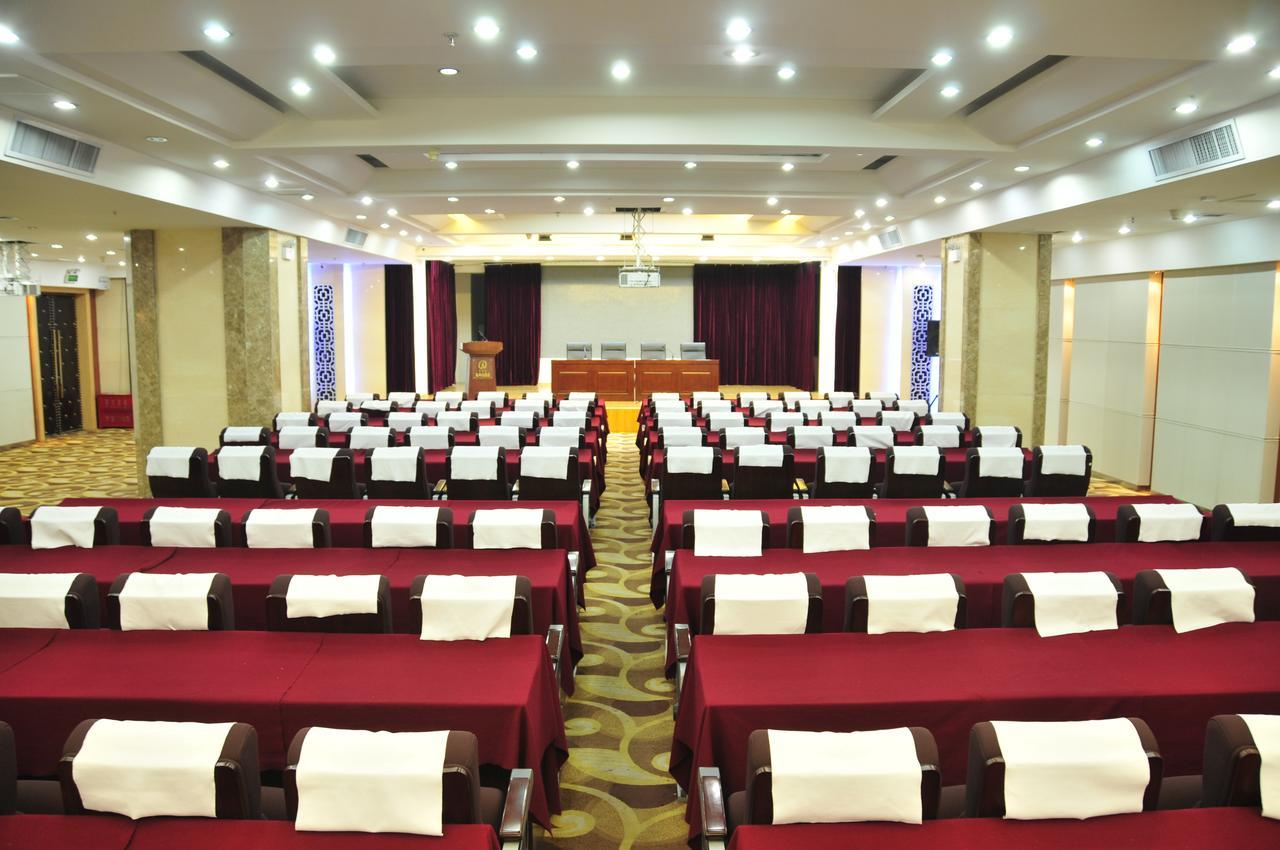 Urumqi Jingu Hotel 외부 사진