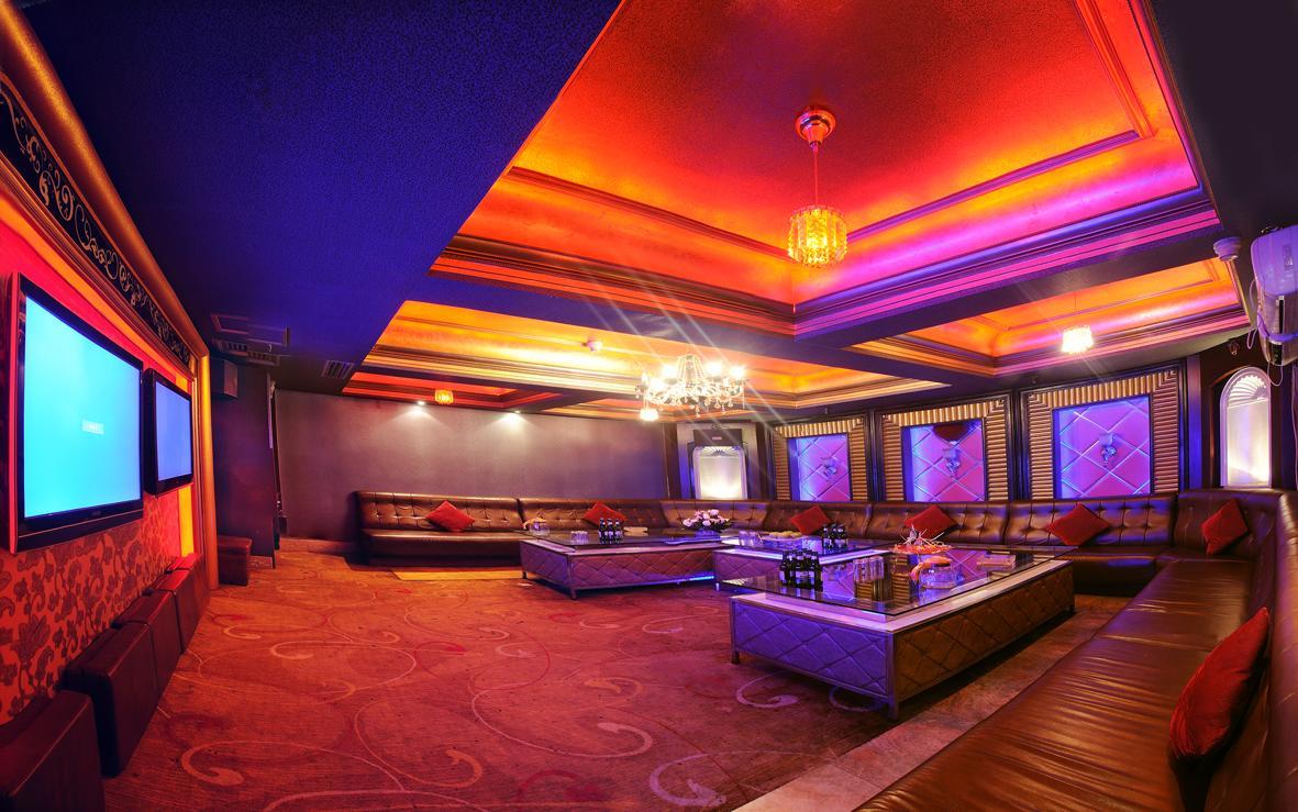 Urumqi Jingu Hotel 외부 사진