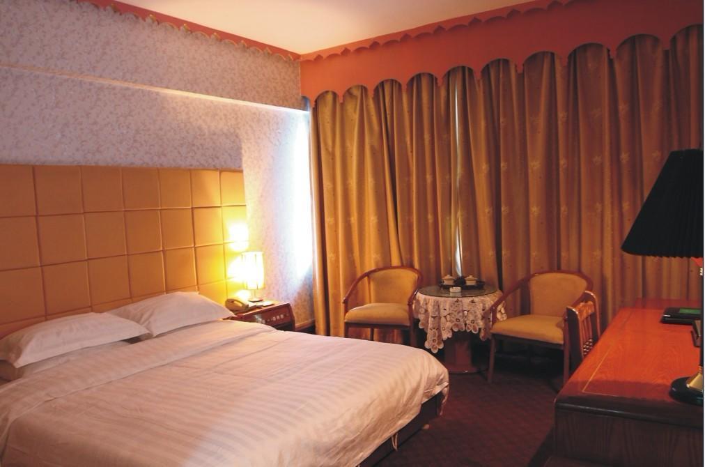 Urumqi Jingu Hotel 외부 사진